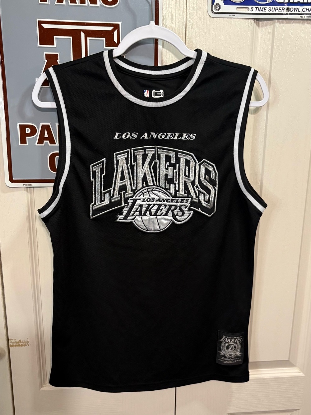 Los Angeles Lakers Black & White Sleeveless Jersey